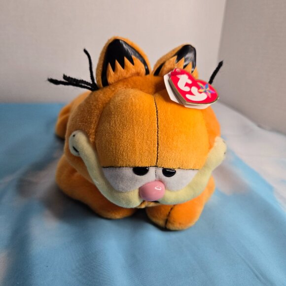 Ty Beanie Buddy Garfield Laying Down Plush Cat 11" PAWS 2006 - Picture 2 of 7